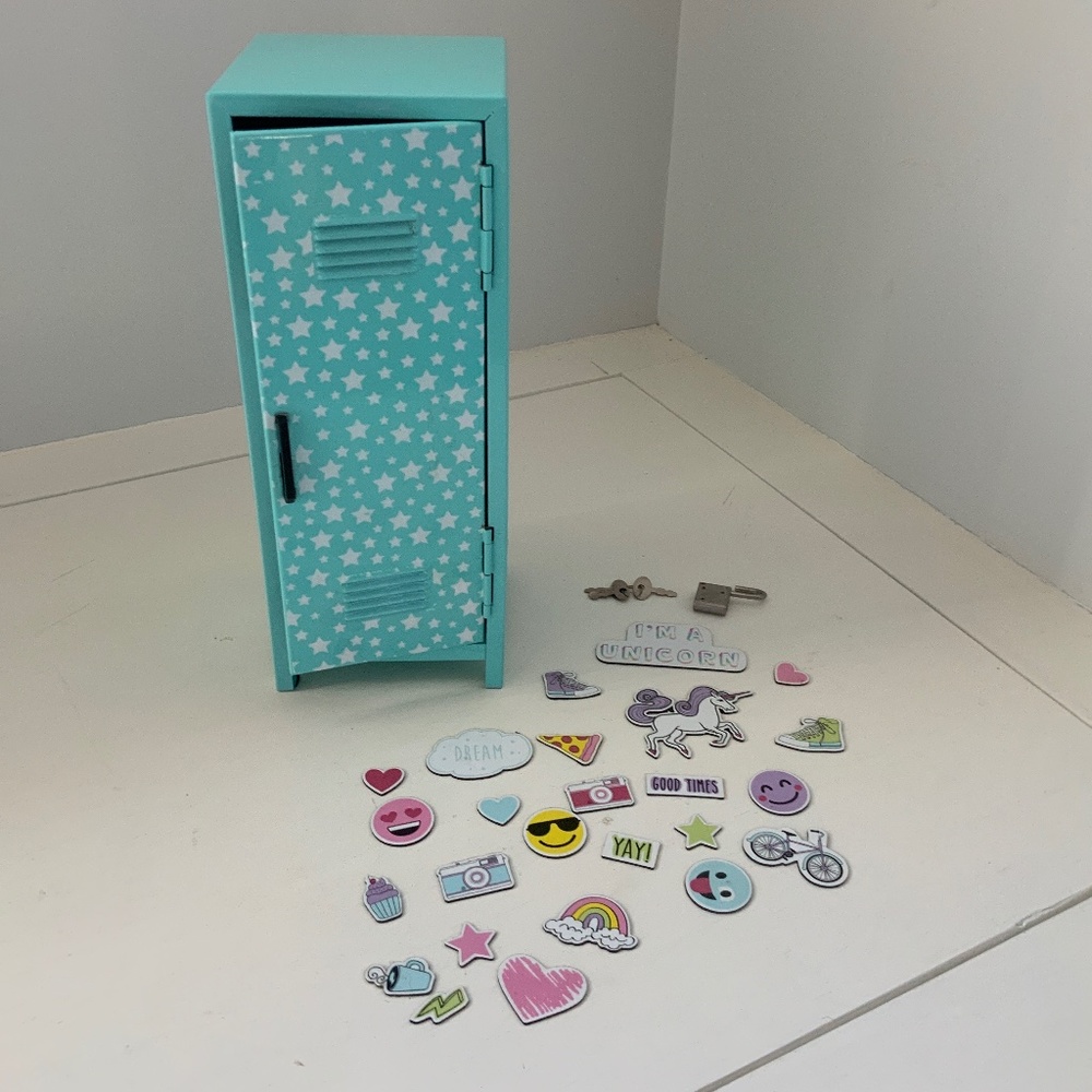 Mini toy locker